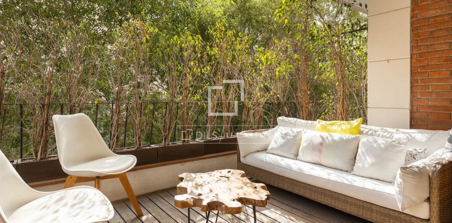 Apartamento de 3 dormitorios en venta en Barcelona, Cataluña, Spain № 8494