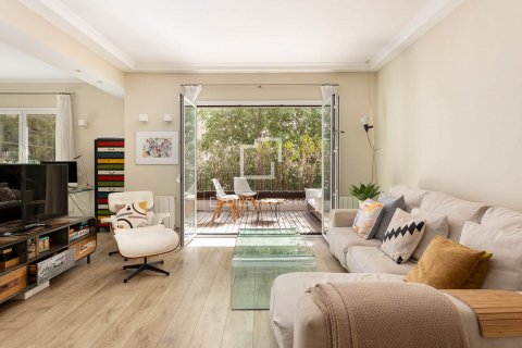 Apartamento de 3 dormitorios en venta en Barcelona, Cataluña, Spain № 8494 - foto 5