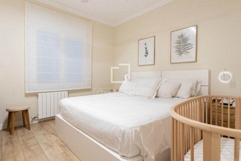 Apartamento de 3 dormitorios en venta en Barcelona, Cataluña, Spain № 8494 - foto 20