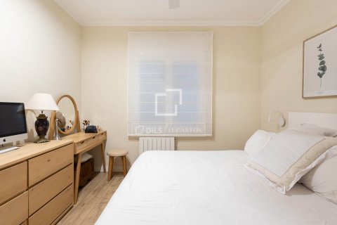 Apartamento de 3 dormitorios en venta en Barcelona, Cataluña, Spain № 8494 - foto 21