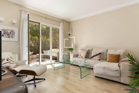 Apartamento de 3 dormitorios en venta en Barcelona, Cataluña, Spain № 8494 - foto 6