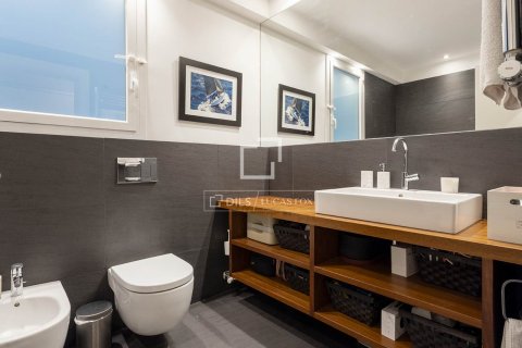 Apartamento de 3 dormitorios en venta en Barcelona, Cataluña, Spain № 8494 - foto 24