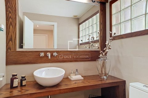 Villa de 3 dormitorios en venta en Vilanova i la Geltrú, Barcelona, Cataluña, Spain № 8495 - foto 3