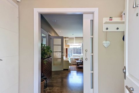 Villa de 3 dormitorios en venta en Vilanova i la Geltrú, Barcelona, Cataluña, Spain № 8495 - foto 5