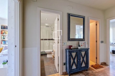 Villa de 3 dormitorios en venta en Vilanova i la Geltrú, Barcelona, Cataluña, Spain № 8495 - foto 20