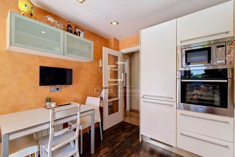 Villa de 3 dormitorios en venta en Vilanova i la Geltrú, Barcelona, Cataluña, Spain № 8495 - foto 16
