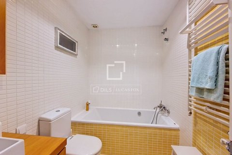 Villa de 3 dormitorios en venta en Vilanova i la Geltrú, Barcelona, Cataluña, Spain № 8495 - foto 29