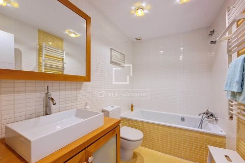 Villa de 3 dormitorios en venta en Vilanova i la Geltrú, Barcelona, Cataluña, Spain № 8495 - foto 30