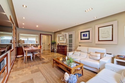 Villa de 3 dormitorios en venta en Vilanova i la Geltrú, Barcelona, Cataluña, Spain № 8495 - foto 2