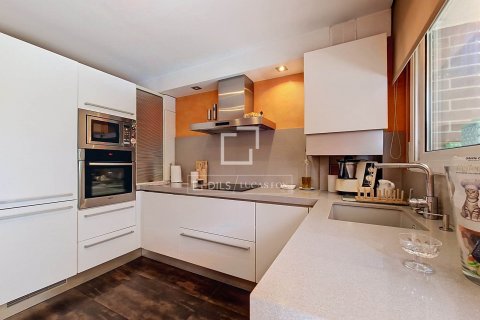 Villa de 3 dormitorios en venta en Vilanova i la Geltrú, Barcelona, Cataluña, Spain № 8495 - foto 15