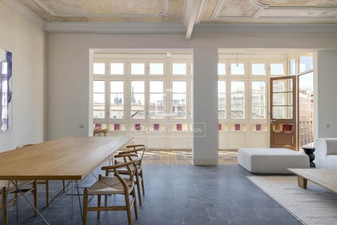 Купить квартиру в Барселона, Испания с 3 спальни, 184м², № 8496 - фото 2