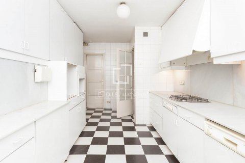 5 bedrooms apartment for sale in Barcelona, Catalonia, Spain № 8493 - photo 9