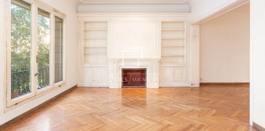 5 bedrooms apartment for sale in Barcelona, Catalonia, Spain № 8493