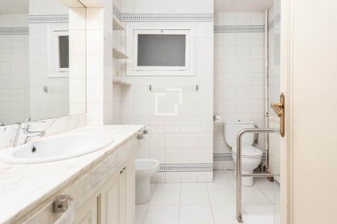 5 bedrooms apartment for sale in Barcelona, Catalonia, Spain № 8493 - photo 15