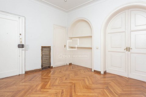 5 bedrooms apartment for sale in Barcelona, Catalonia, Spain № 8493 - photo 27