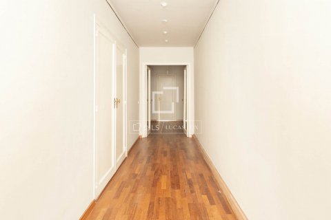 5 bedrooms apartment for sale in Barcelona, Catalonia, Spain № 8493 - photo 11