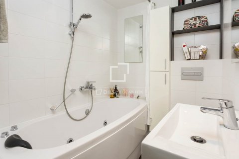 Ático de 2 dormitorios en venta en Barcelona, Cataluña, Spain № 8490 - foto 10