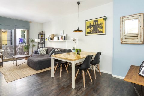 Ático de 2 dormitorios en venta en Barcelona, Cataluña, Spain № 8490 - foto 18