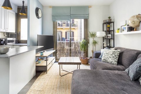 Ático de 2 dormitorios en venta en Barcelona, Cataluña, Spain № 8490 - foto 14