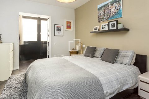 Ático de 2 dormitorios en venta en Barcelona, Cataluña, Spain № 8490 - foto 8