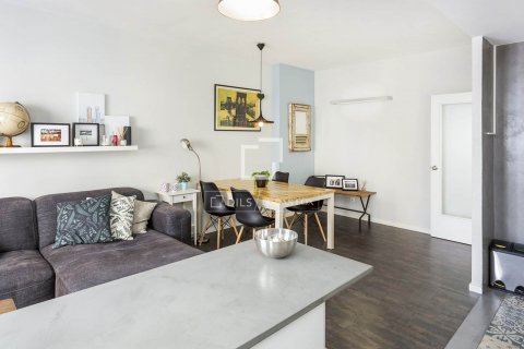 Ático de 2 dormitorios en venta en Barcelona, Cataluña, Spain № 8490 - foto 20