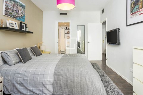Ático de 2 dormitorios en venta en Barcelona, Cataluña, Spain № 8490 - foto 21