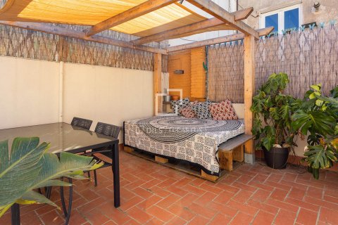 Ático de 2 dormitorios en venta en Barcelona, Cataluña, Spain № 8490 - foto 11