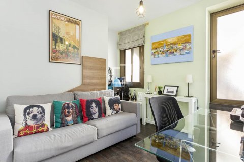 Ático de 2 dormitorios en venta en Barcelona, Cataluña, Spain № 8490 - foto 7