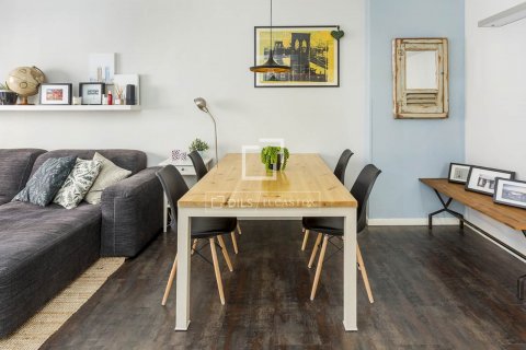 Ático de 2 dormitorios en venta en Barcelona, Cataluña, Spain № 8490 - foto 5