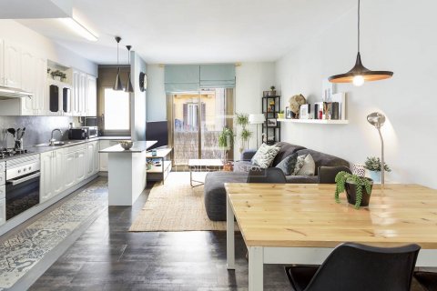 Ático de 2 dormitorios en venta en Barcelona, Cataluña, Spain № 8490 - foto 2