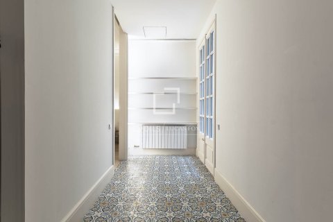 Купить квартиру в Барселона, Испания с 4 спальни, 253м², № 4310 - фото 8