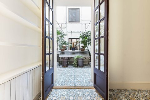 Купить квартиру в Барселона, Испания с 4 спальни, 253м², № 4310 - фото 9