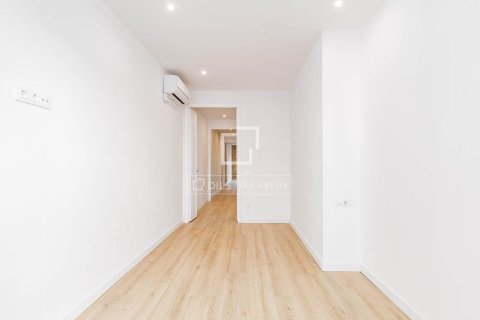 2 bedrooms apartment for sale in Barcelona, Catalonia, Spain № 4309 - photo 23