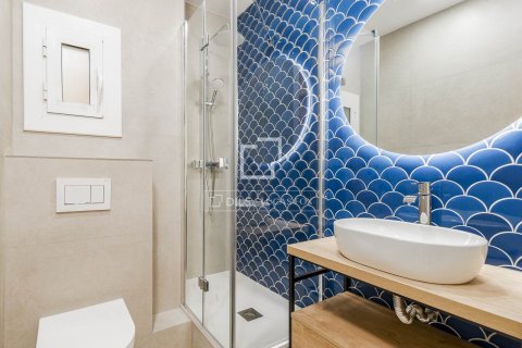 2 bedrooms apartment for sale in Barcelona, Catalonia, Spain № 4309 - photo 5