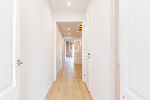 2 bedrooms apartment for sale in Barcelona, Catalonia, Spain № 4309 - photo 19