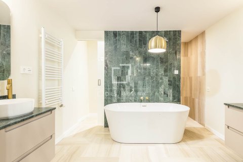 3 bedrooms apartment for sale in Barcelona, Catalonia, Spain № 4312 - photo 20