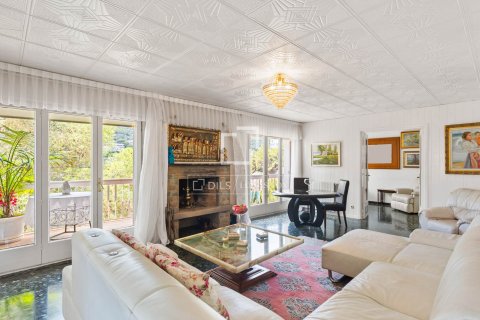 Villa de 5 dormitorios en venta en Castelldefels, Barcelona, Cataluña, Spain № 4308 - foto 5