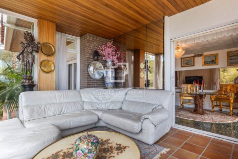 Villa de 5 dormitorios en venta en Castelldefels, Barcelona, Cataluña, Spain № 4308 - foto 9