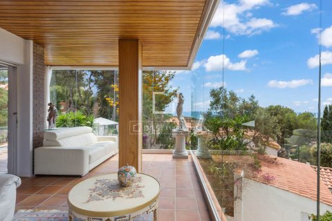 Villa de 5 dormitorios en venta en Castelldefels, Barcelona, Cataluña, Spain № 4308 - foto 2