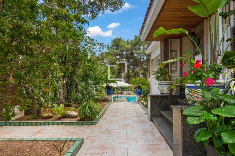 Villa de 5 dormitorios en venta en Castelldefels, Barcelona, Cataluña, Spain № 4308 - foto 4