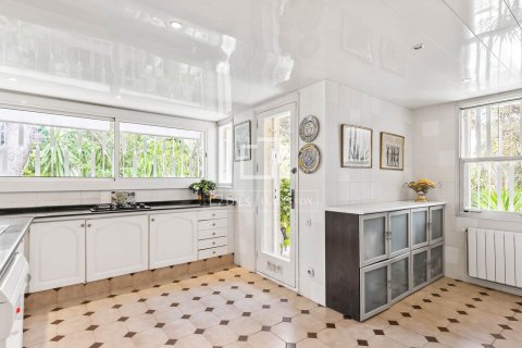 Villa de 5 dormitorios en venta en Castelldefels, Barcelona, Cataluña, Spain № 4308 - foto 11