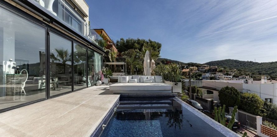 5 bedrooms house for sale in Sitges, Barcelona, Catalonia, Spain № 6486