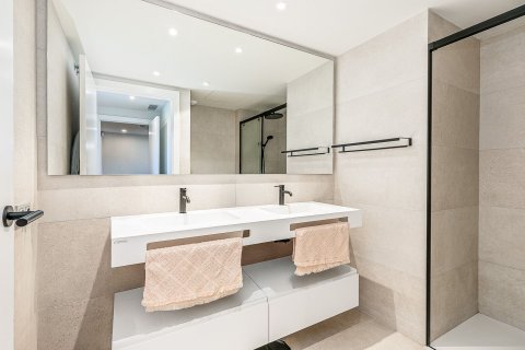 Apartamento de 2 dormitorios en venta en Sitges, Barcelona, Cataluña, Spain № 6488 - foto 18