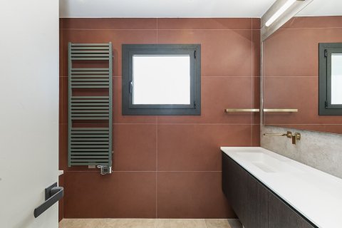 Сasa de 4 dormitorios en venta en Sitges, Barcelona, Cataluña, Spain № 6489 - foto 12