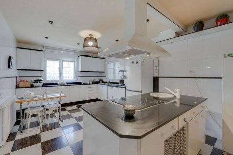 Сasa de 6 dormitorios en venta en Sant Cugat del Vallès, Barcelona, Cataluña, Spain № 6627 - foto 8
