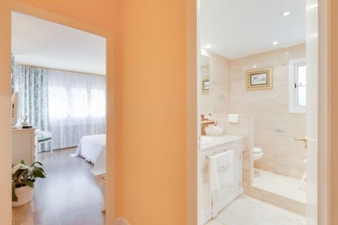 Сasa de 6 dormitorios en venta en Sant Cugat del Vallès, Barcelona, Cataluña, Spain № 6627 - foto 11