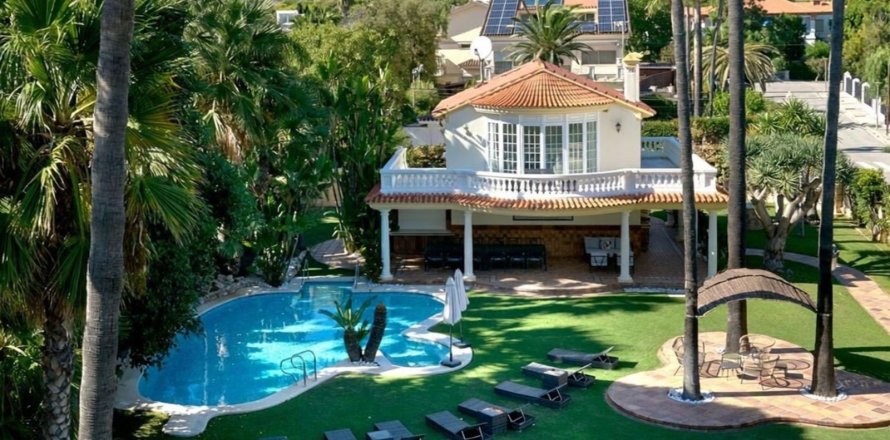 Сasa de 6 dormitorios en venta en Sitges, Barcelona, Cataluña, Spain № 6631