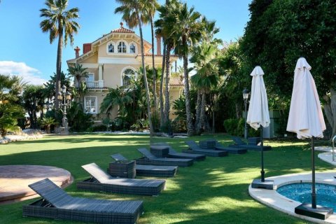 Сasa de 6 dormitorios en venta en Sitges, Barcelona, Cataluña, Spain № 6631 - foto 3