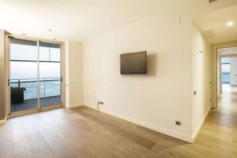 Apartamento de 3 dormitorios en venta en Barcelona, Cataluña, Spain № 6625 - foto 23
