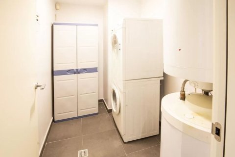 Apartamento de 3 dormitorios en venta en Barcelona, Cataluña, Spain № 6625 - foto 13